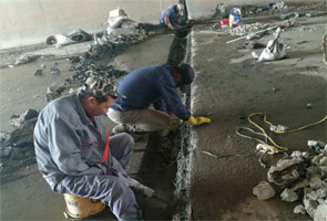 石嘴山铁路框架桥伸缩缝堵漏